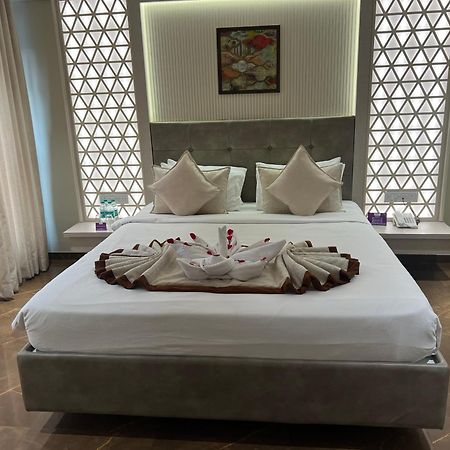 Vits Shalimar, Ankleshwar Hotel Buitenkant foto