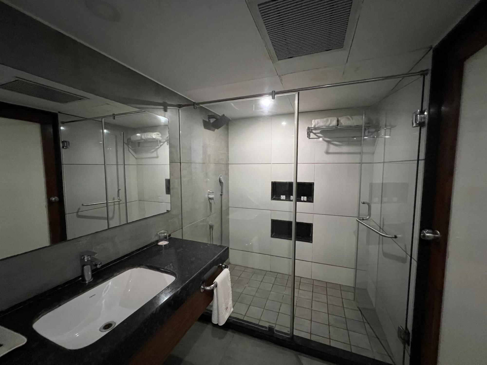 Vits Shalimar, Ankleshwar Hotel Buitenkant foto