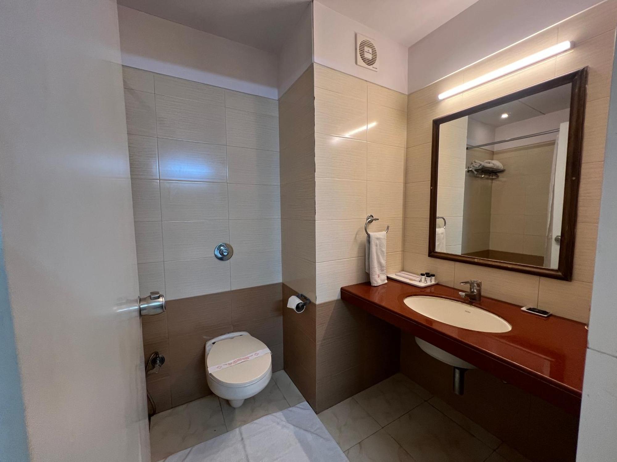 Vits Shalimar, Ankleshwar Hotel Buitenkant foto
