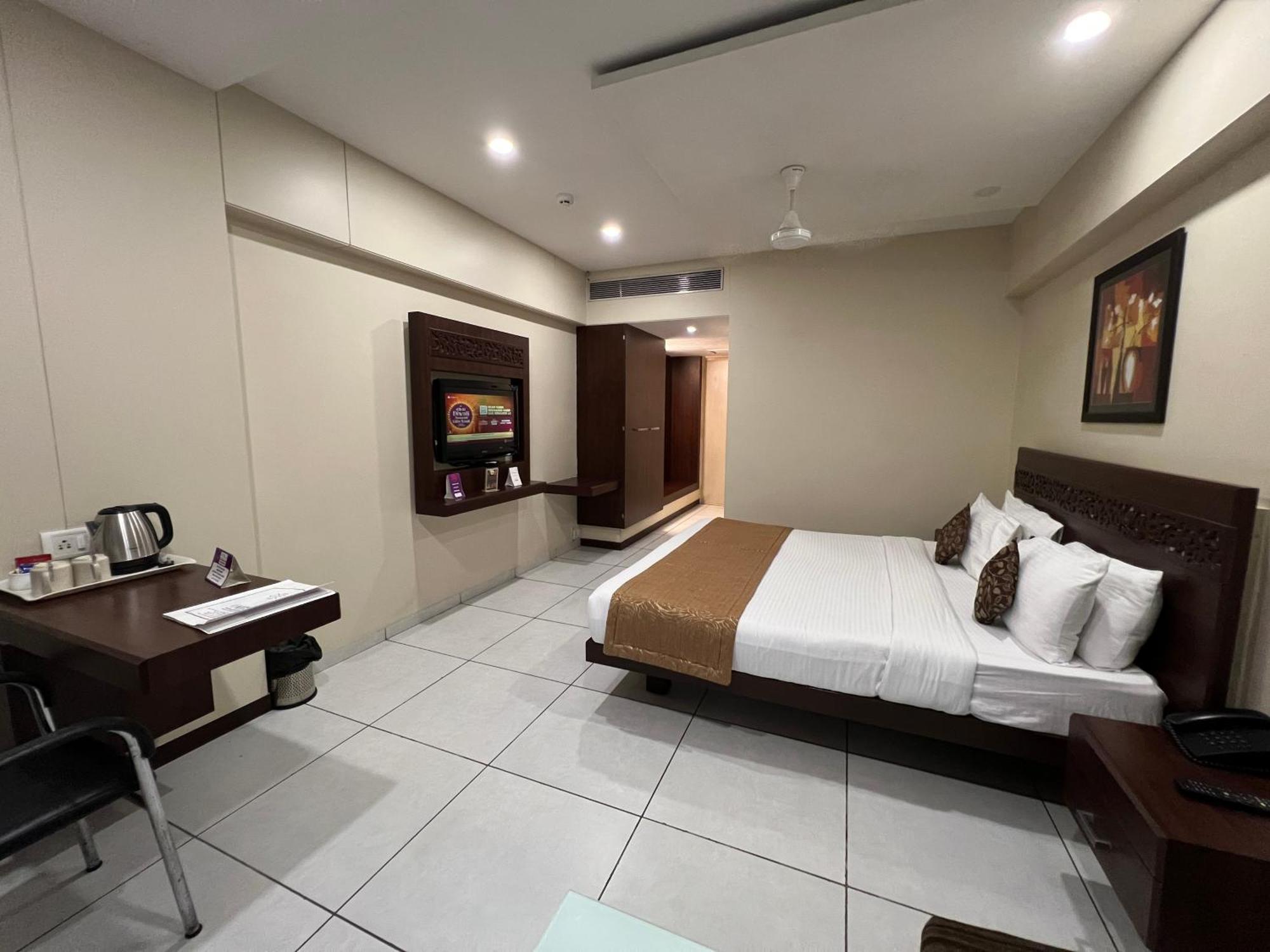 Vits Shalimar, Ankleshwar Hotel Buitenkant foto