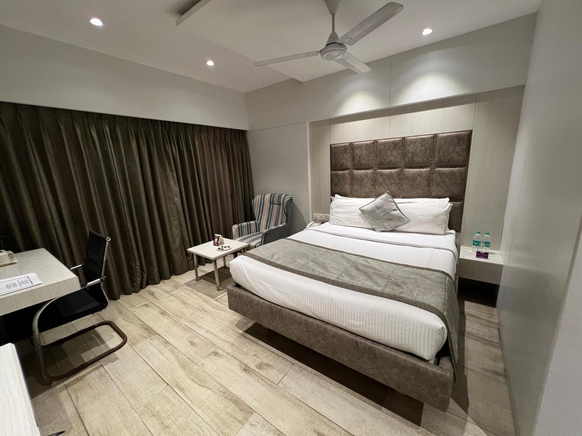 Vits Shalimar, Ankleshwar Hotel Buitenkant foto