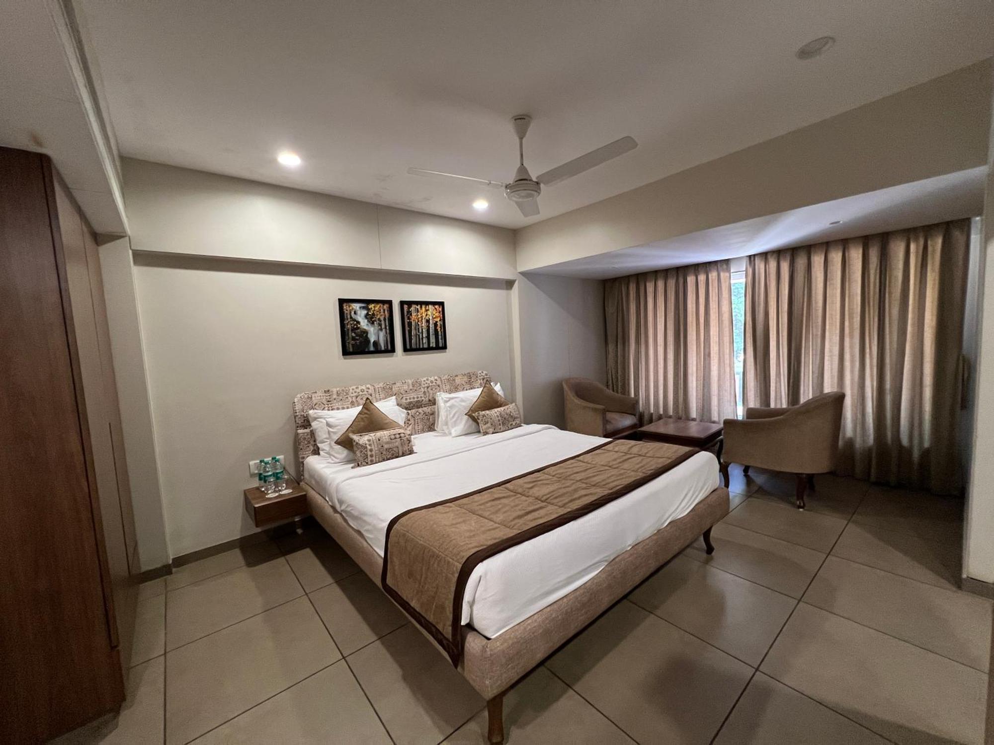 Vits Shalimar, Ankleshwar Hotel Buitenkant foto