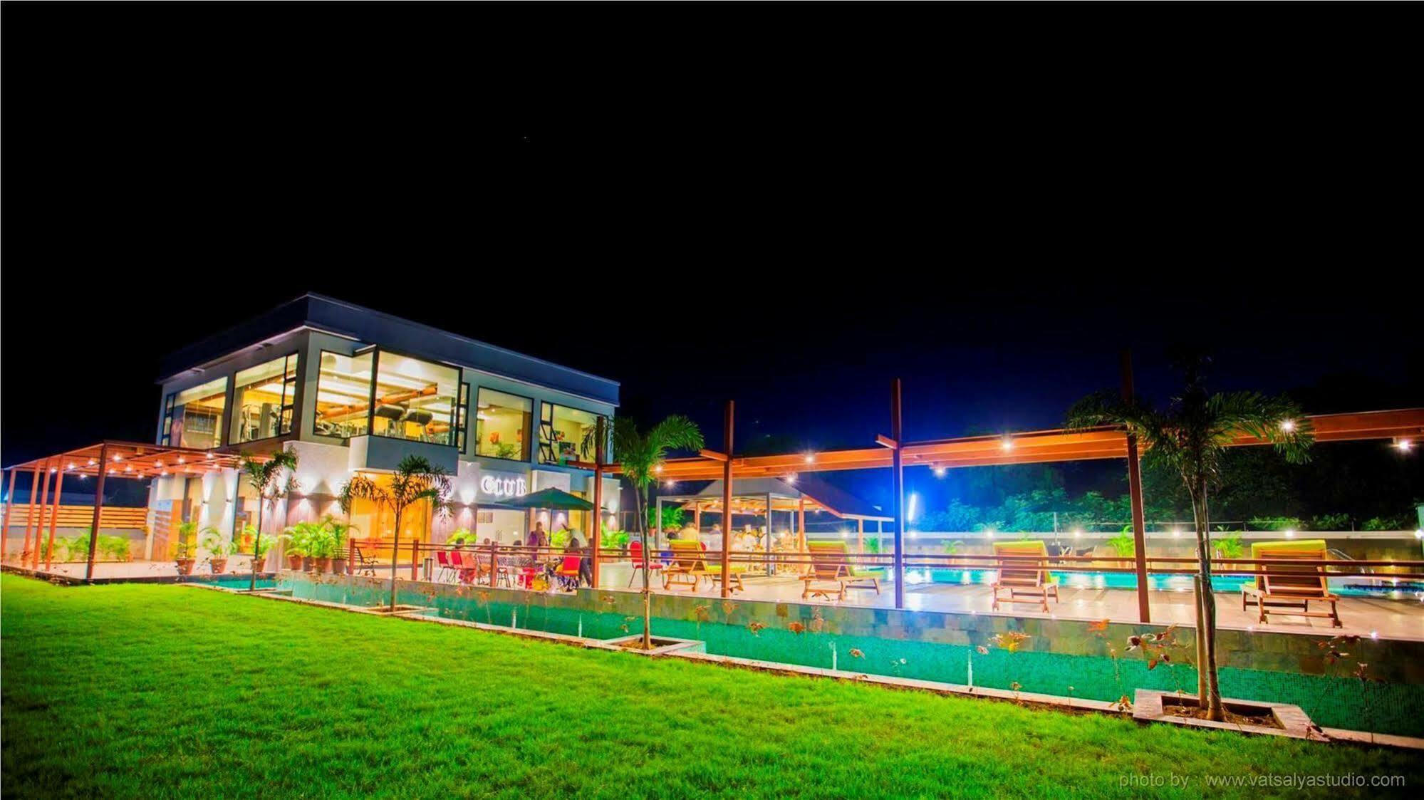 Vits Shalimar, Ankleshwar Hotel Buitenkant foto