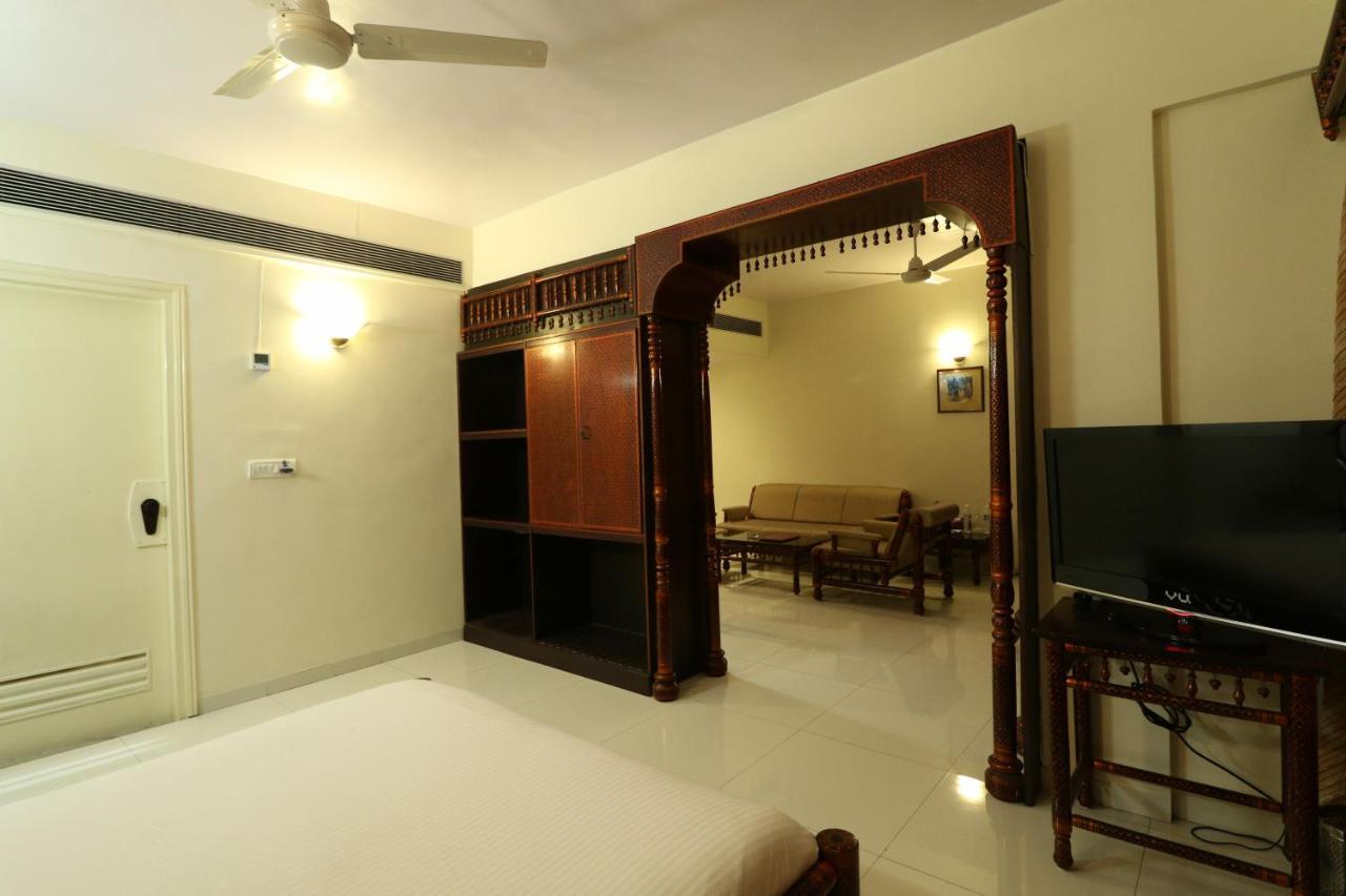 Vits Shalimar, Ankleshwar Hotel Buitenkant foto